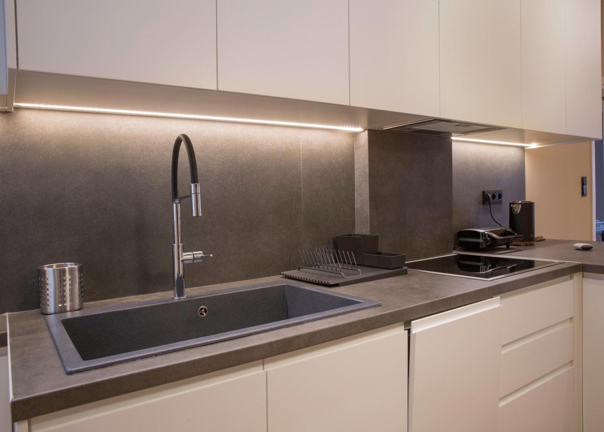 Urban Spacious Apartment Near Kallimarmaron Афины Экстерьер фото