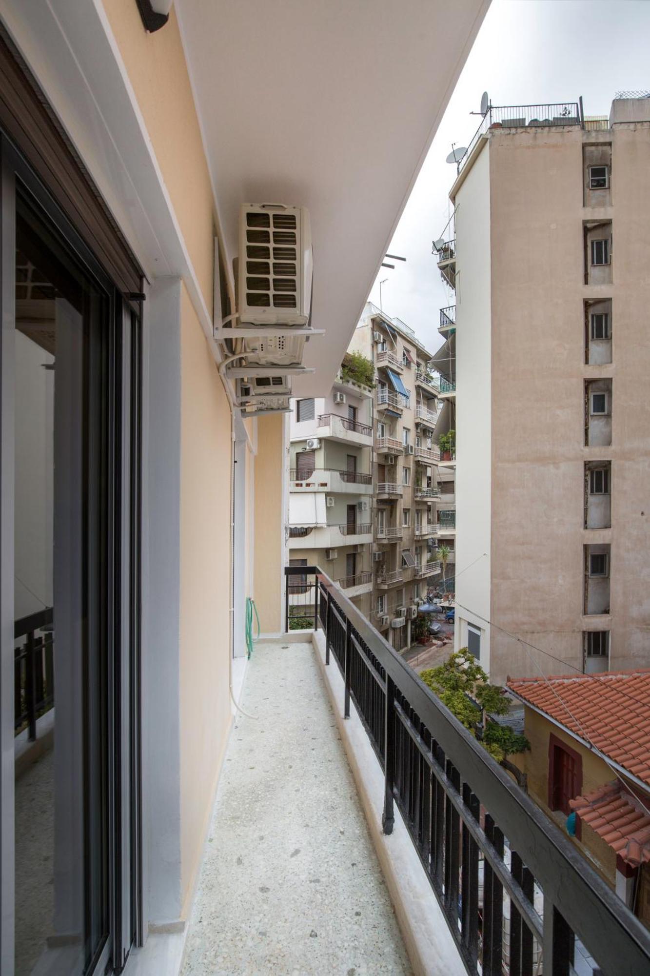 Urban Spacious Apartment Near Kallimarmaron Афины Экстерьер фото